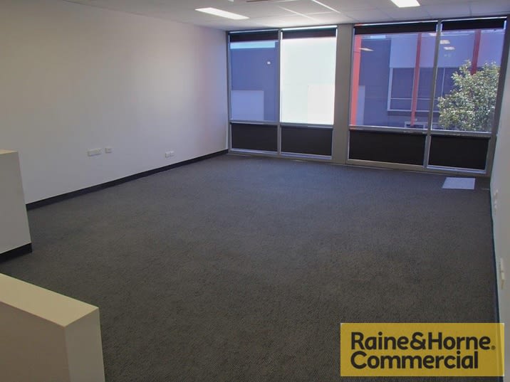 Click to view all images 5/96 Gardens Drive Willawong QLD 4110 - Image 3