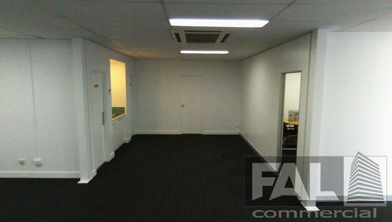 Click to view all images Unit 3/27 Selhurst Street Coopers Plains QLD 4108 - Image 3