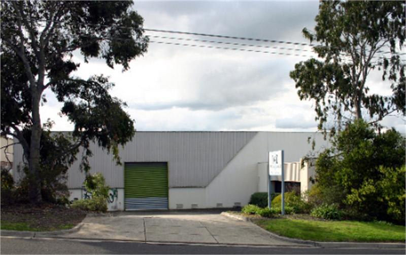 Click to view all images 19 Overseas Drive Noble Park VIC 3174 - Image 1