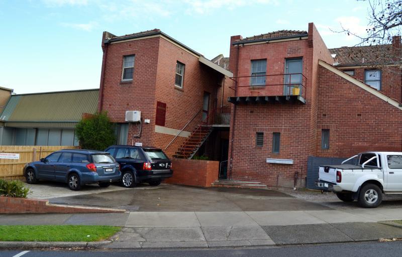 Click to view all images 218 Upper Heidelberg Road Ivanhoe VIC 3079 - Image 1