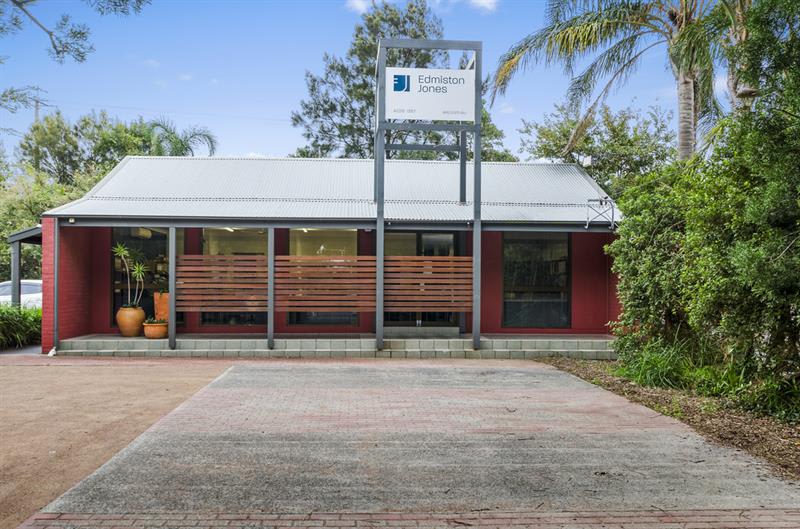 Click to view all images 10 Belmore St Wollongong NSW 2500 - Image 2