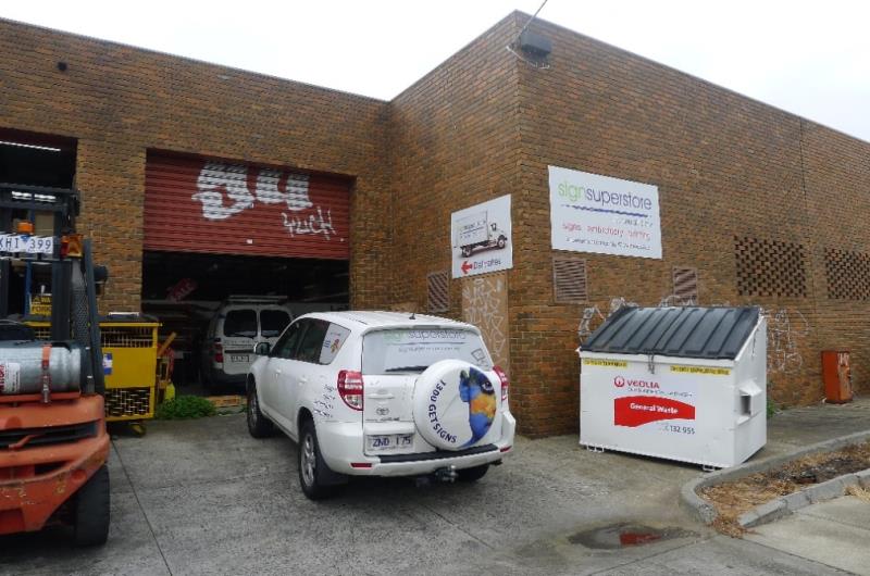 Click to view all images Total/87 Matthews Avenue Airport West VIC 3042 - Image 2