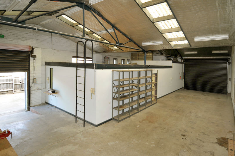 Click to view all images 15 Abbott Street Fairfield VIC 3078 - Image 2