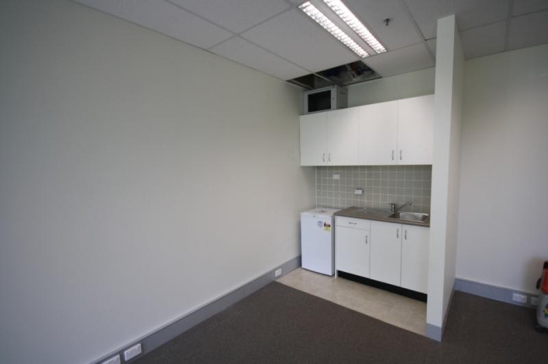Click to view all images Warriewood NSW 2102 - Image 3