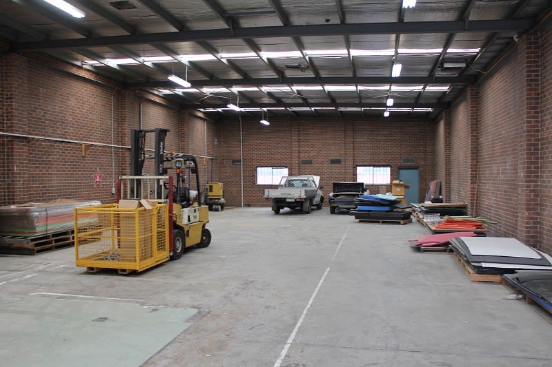 Click to view all images 4 Commercial Drive Thomastown VIC 3074 - Image 2