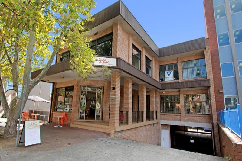 Click to view all images 2/90 Market Street Wollongong NSW 2500 - Image 2