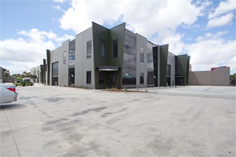 Click to view all images 4/7-8 Len Thomas Place Narre Warren VIC 3805 - Image 2