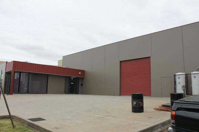Click to view all images 13-14 Carl Court Hallam VIC 3803 - Image 2