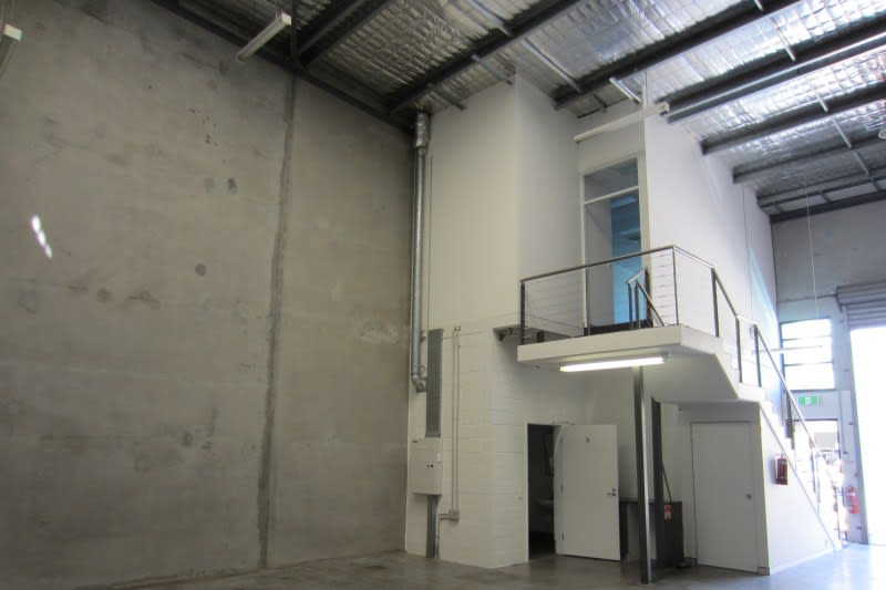 Click to view all images 14,105a Vanessa Street Kingsgrove NSW 2208 - Image 3
