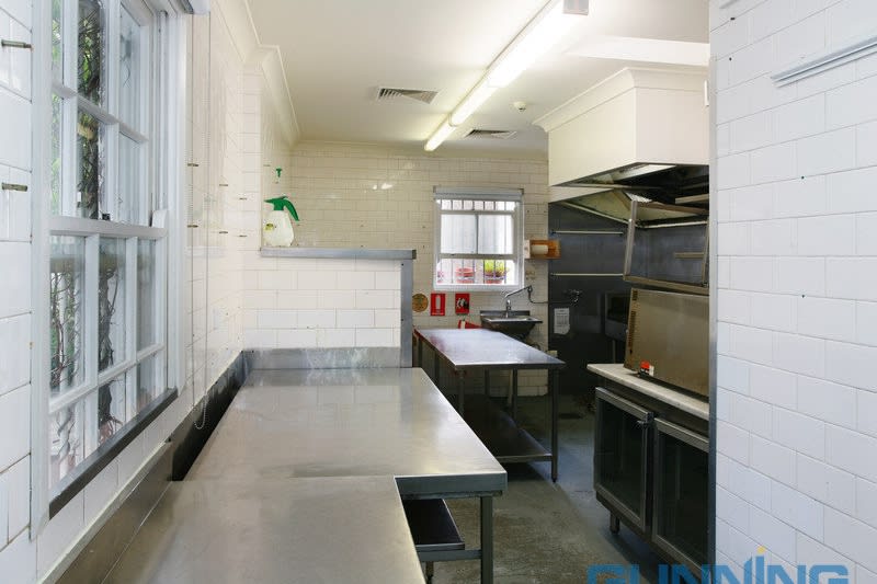 Click to view all images 1/32 Bayswater Road Potts Point NSW 2011 - Image 2