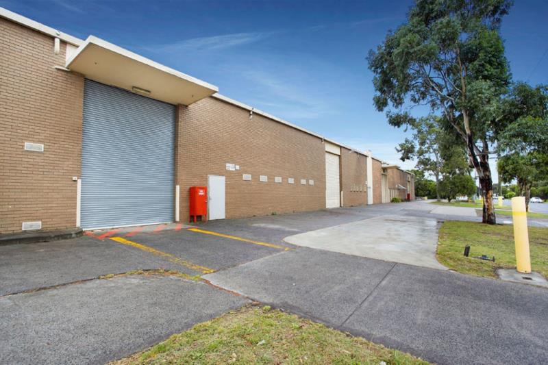 Click to view all images 14-16 Longford Court Springvale VIC 3171 - Image 2