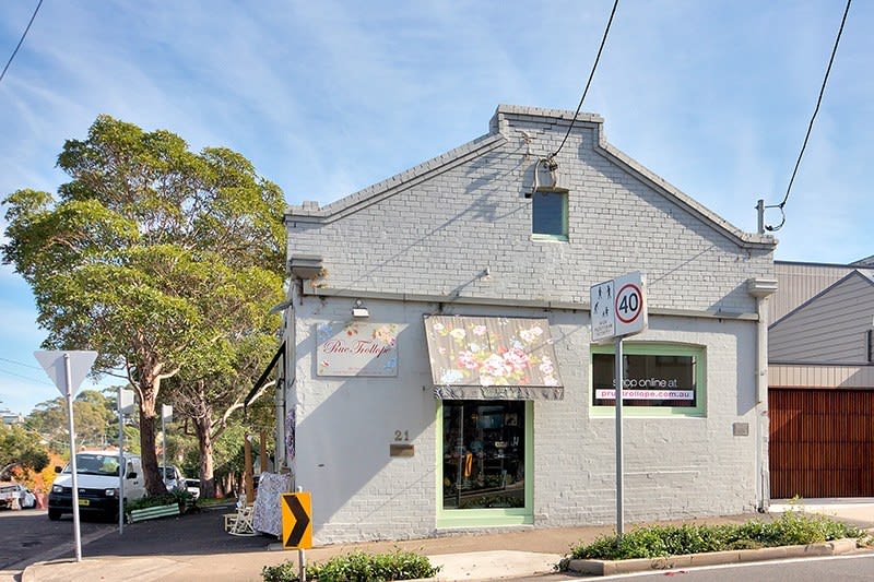 Click to view all images 21 Mullens Street Balmain NSW 2041 - Image 3
