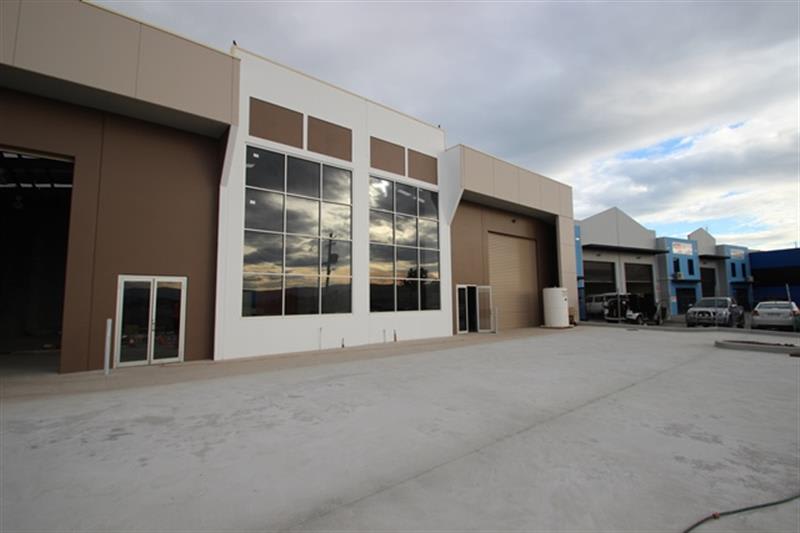 Click to view all images 1/17 Shaban St Albion Park Rail NSW 2527 - Image 2