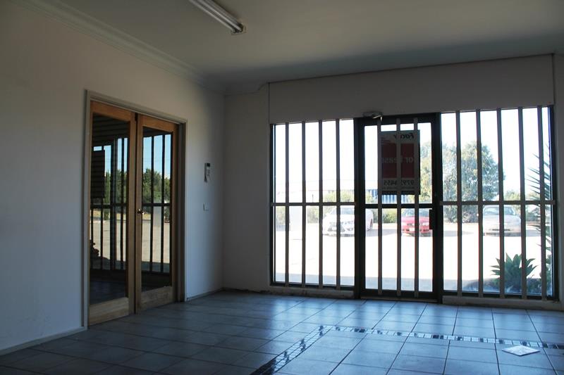 Click to view all images 8/13-15 David Lee Road Hallam VIC 3803 - Image 3
