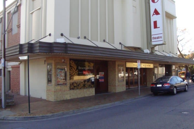Click to view all images 275 Kensington Road Kensington Park SA 5068 - Image 2