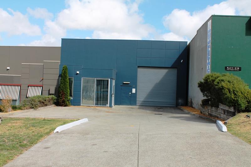 Click to view all images 8 Carl Court Hallam VIC 3803 - Image 2