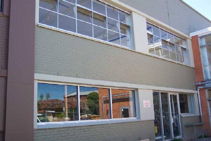 Click to view all images 17 Rooney Street Burnley VIC 3121 - Image 1