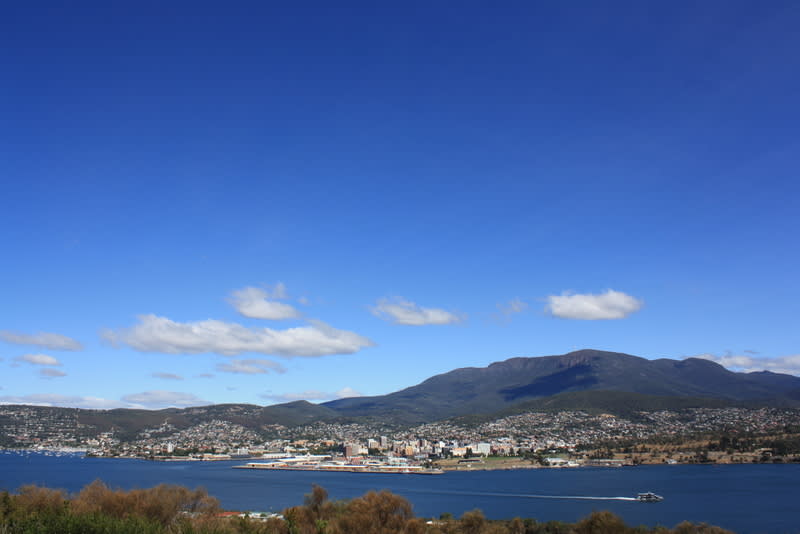 Click to view all images Rosny TAS 7018 - Image 1