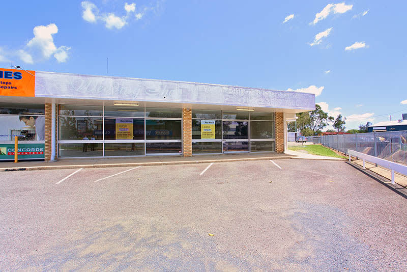 Click to view all images 2/387 Gympie Road Strathpine QLD 4500 - Image 2