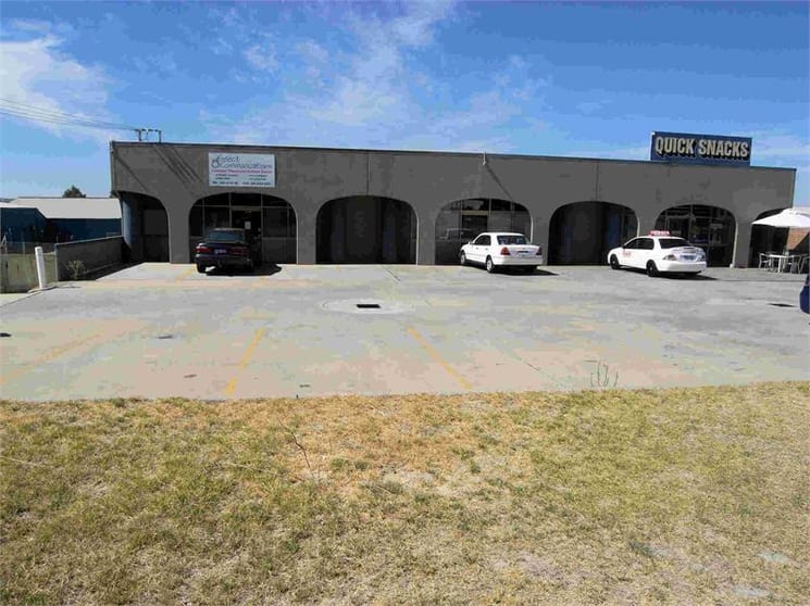 Click to view all images 97 Ewing Street Welshpool WA 6106 - Image 2