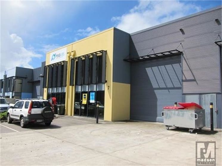 Click to view all images Coopers Plains QLD 4108 - Image 1