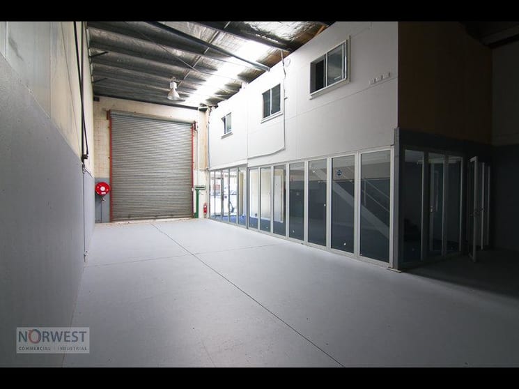 Click to view all images 42/7 Salisbury Road Castle Hill NSW 2154 - Image 3
