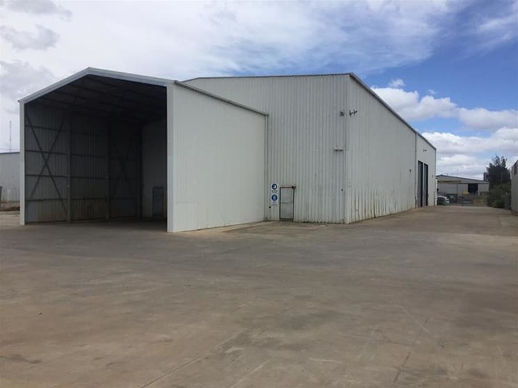 Click to view all images 98-100 Wing Street Wingfield SA 5013 - Image 2