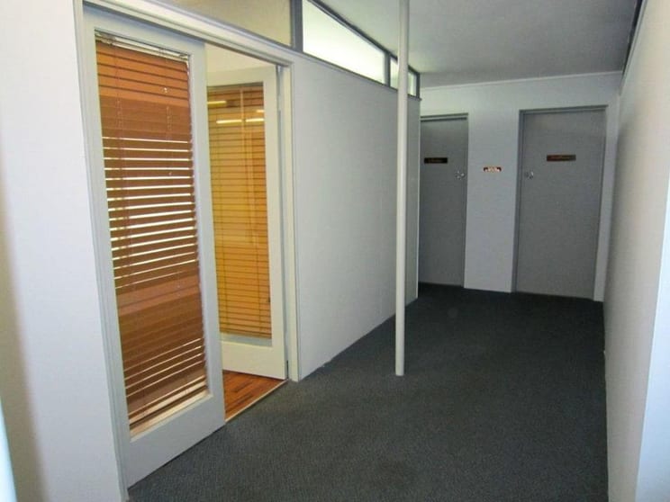 Click to view all images 4/100-104 Pacific Highway Wyong NSW 2259 - Image 3