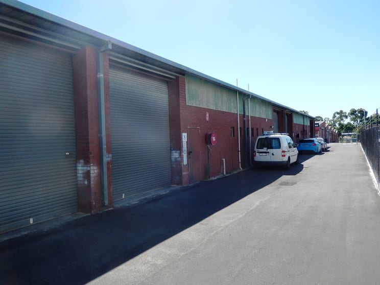 Click to view all images 3/113 President Street Welshpool WA 6106 - Image 2