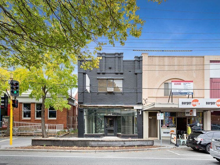 Click to view all images 372 Bay Street Brighton VIC 3186 - Image 1