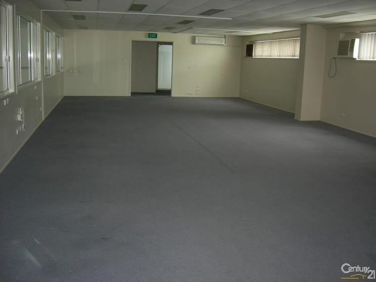 Click to view all images 99 Main Street Pialba QLD 4655 - Image 2