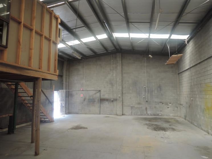 Click to view all images 1/16A Aylward Avenue Thomastown VIC 3074 - Image 2