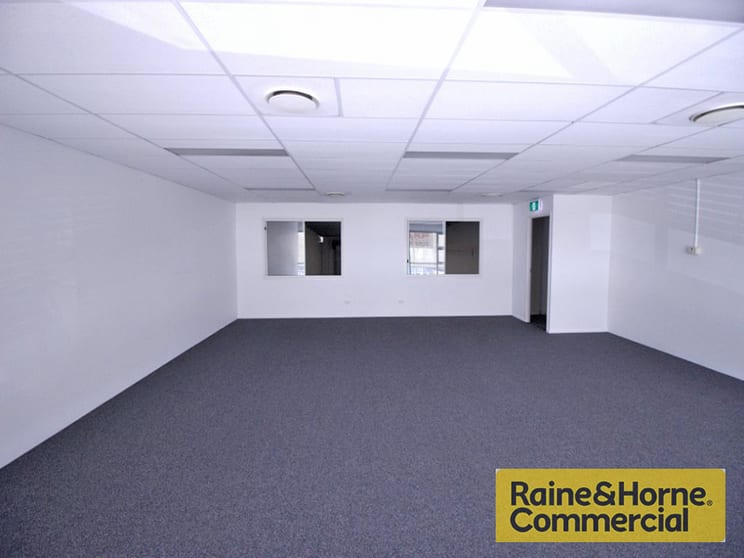Click to view all images 3/41 Deakin Street Brendale QLD 4500 - Image 2