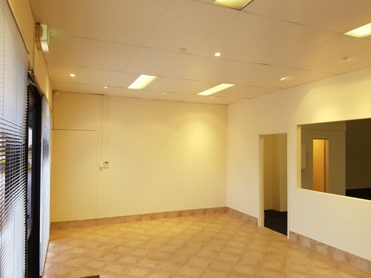 Click to view all images 2/1 Mulgul Road Malaga WA 6090 - Image 3