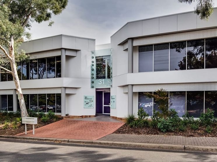Click to view all images Suite 2B/31 Thesiger Court Deakin ACT 2600 - Image 1
