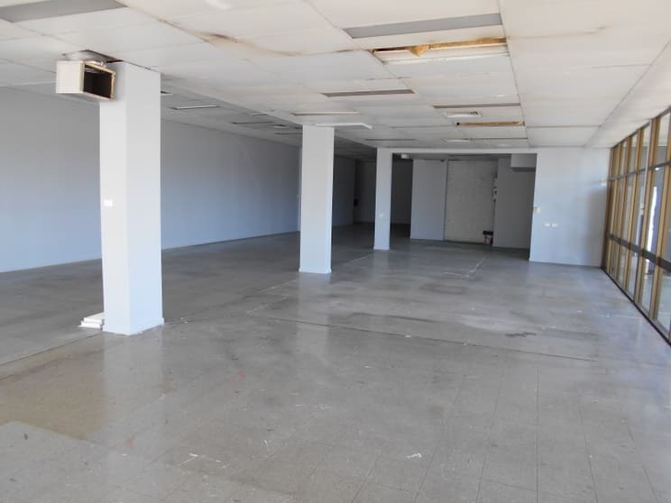 Click to view all images Shop 3/76 Gordon Street Mackay QLD 4740 - Image 2