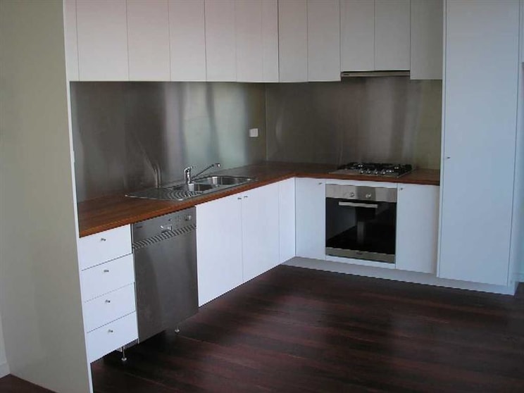 Click to view all images 4/37 Pine Street Hawthorn VIC 3122 - Image 3