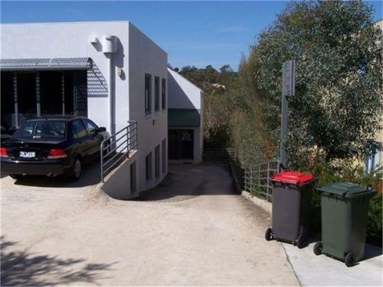 Click to view all images Level 1/271 Para Road Greensborough VIC 3088 - Image 2