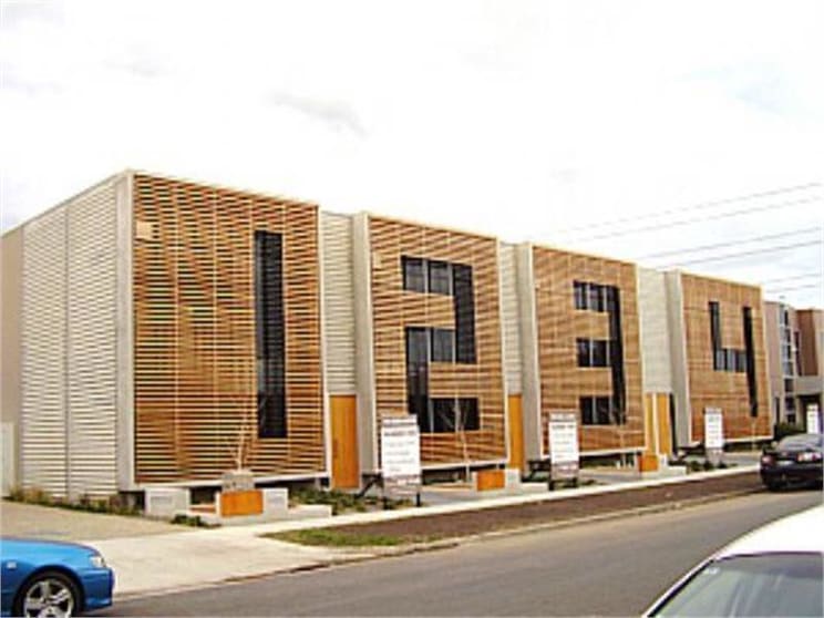 Click to view all images 8 Rocklea Dve Port Melbourne VIC 3207 - Image 2