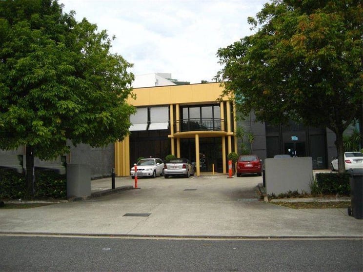 Click to view all images Milton QLD 4064 - Image 1