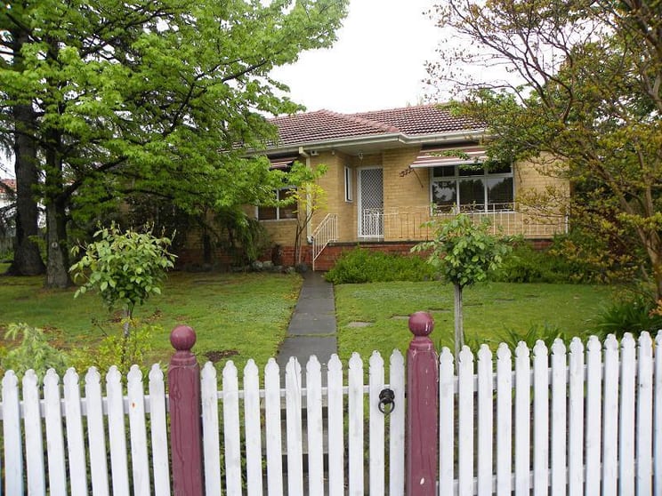 Click to view all images 577 Middleborough Road Box Hill North VIC 3129 - Image 1