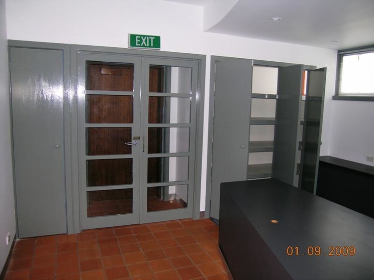Click to view all images Suite 2/109 Drummond Street Carlton VIC 3053 - Image 2