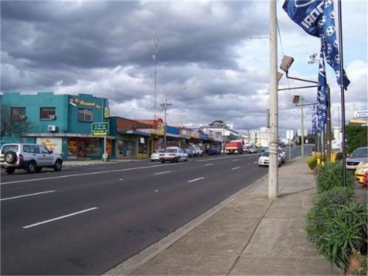 Click to view all images 104 Bell Street Heidelberg Heights VIC 3081 - Image 2