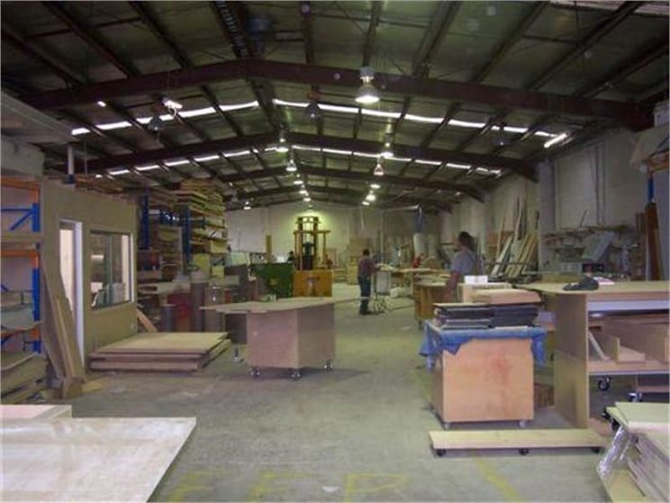 Click to view all images 25 & 27 Strong Avenue Thomastown VIC 3074 - Image 3