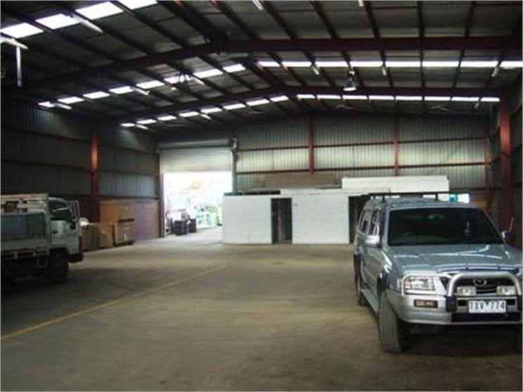 Click to view all images 5 Aster Avenue Carrum Downs VIC 3201 - Image 2