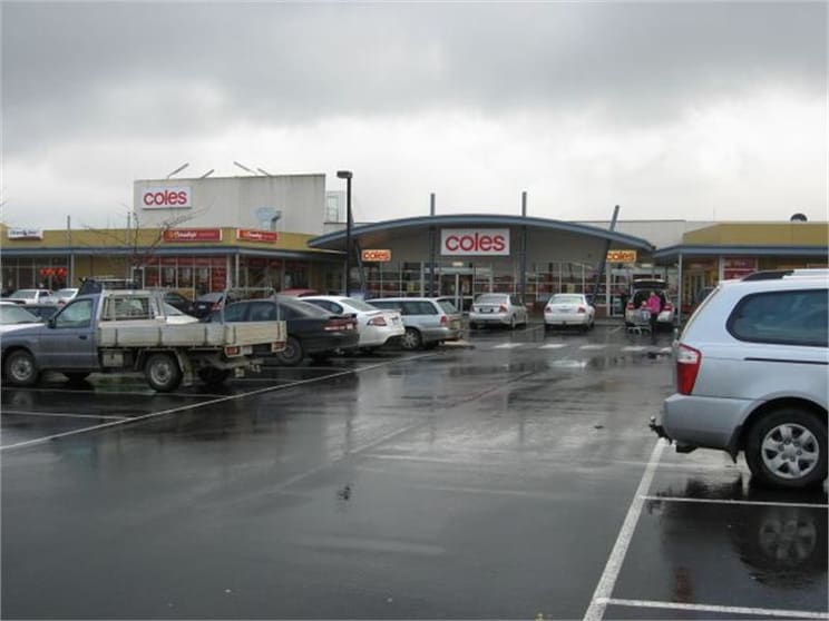 Click to view all images 4/9-17 Lakeside Boulevard Pakenham VIC 3810 - Image 3