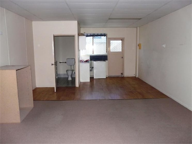 Click to view all images Lawnton QLD 4501 - Image 3