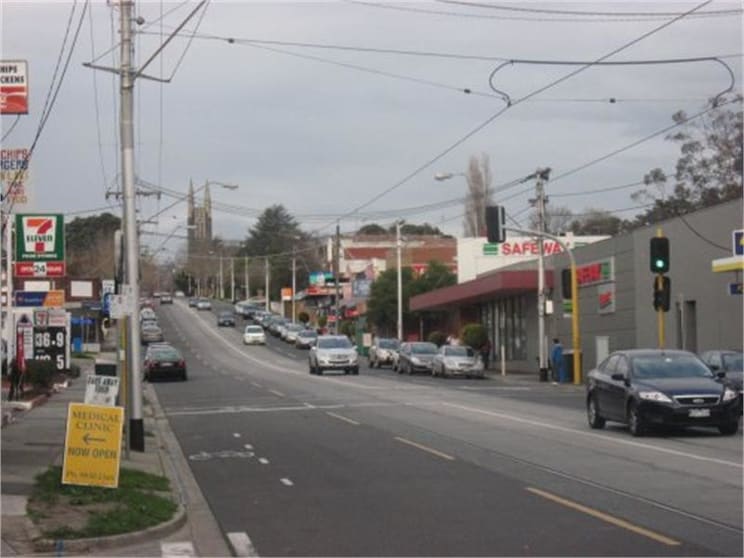 Click to view all images 734 Riversdale Road Camberwell VIC 3124 - Image 3