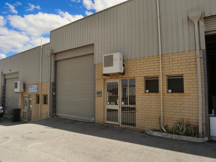Click to view all images Unit 3/236 Star Street Welshpool WA 6106 - Image 2