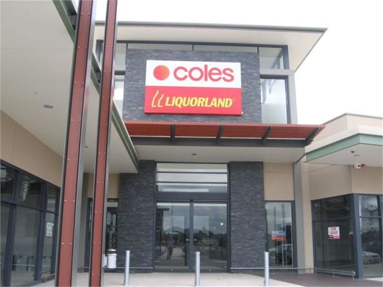 Click to view all images T3/1 Livingstone Boulevard Pakenham VIC 3810 - Image 1